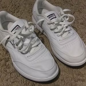Reebok classic size 9 mens / solid white